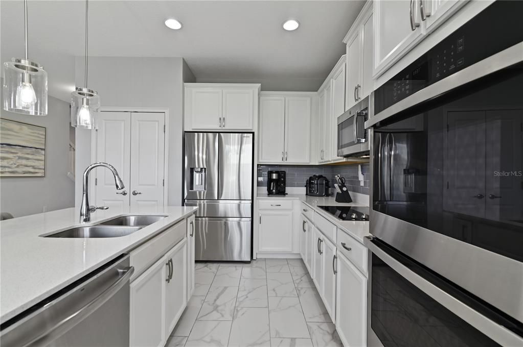 For Rent: $3,250 (4 beds, 3 baths, 2385 Square Feet)