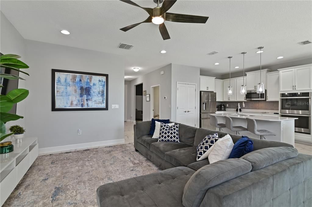 For Rent: $3,250 (4 beds, 3 baths, 2385 Square Feet)