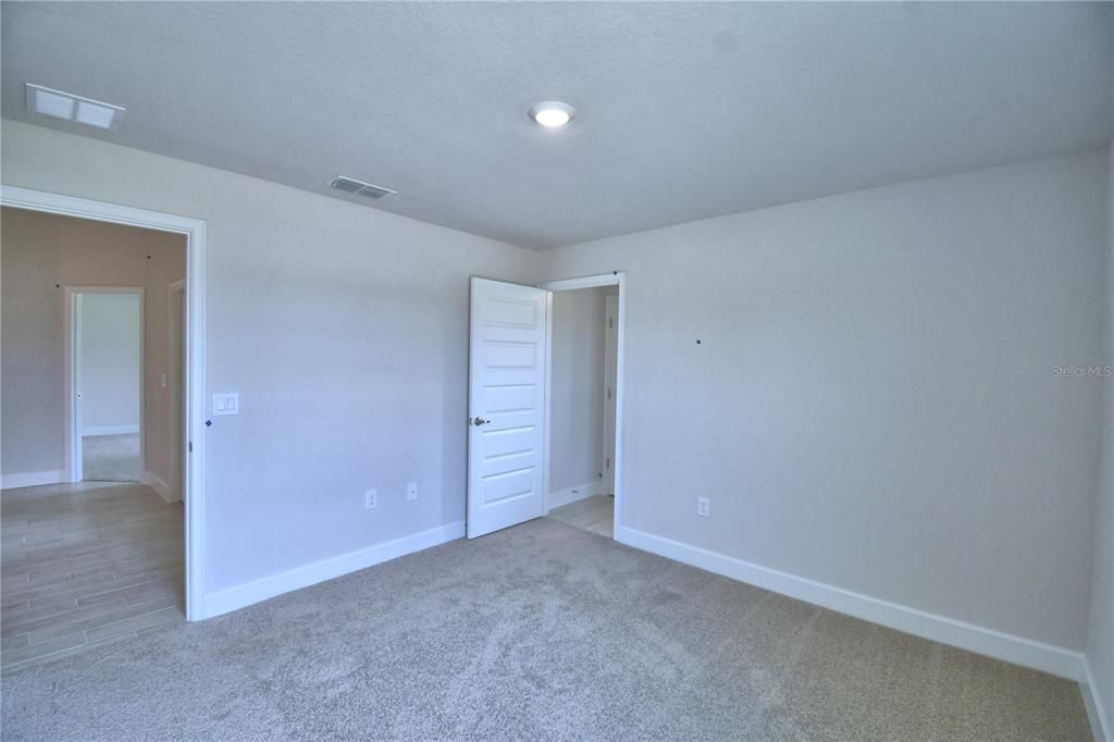 待售: $382,366 (4 贝兹, 3 浴室, 2200 平方英尺)