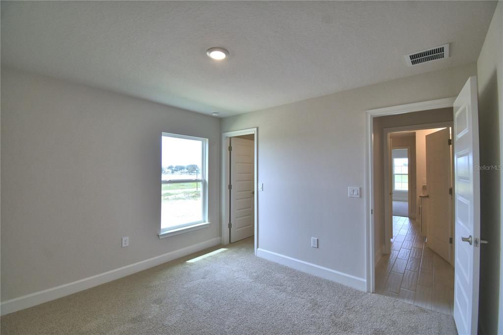 待售: $382,366 (4 贝兹, 3 浴室, 2200 平方英尺)