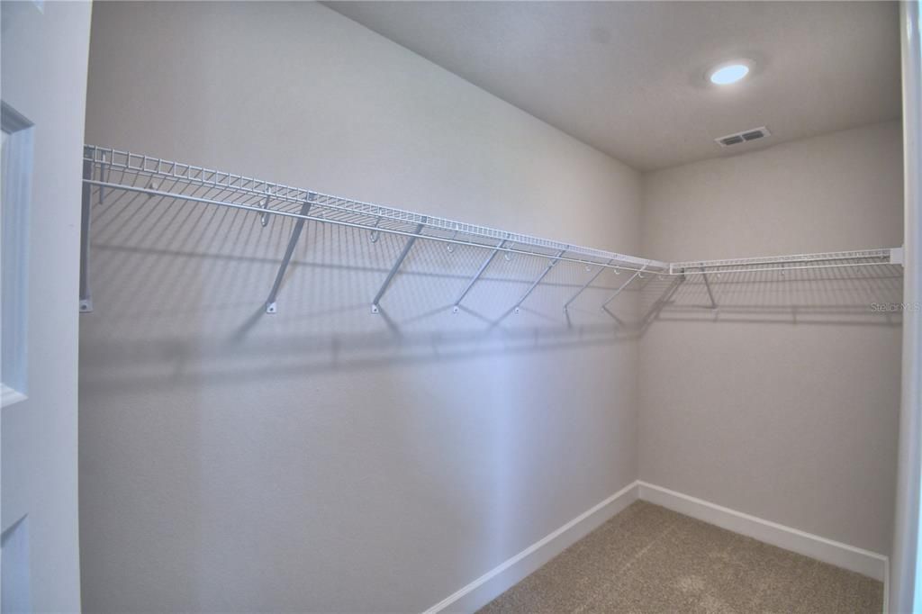 待售: $382,366 (4 贝兹, 3 浴室, 2200 平方英尺)