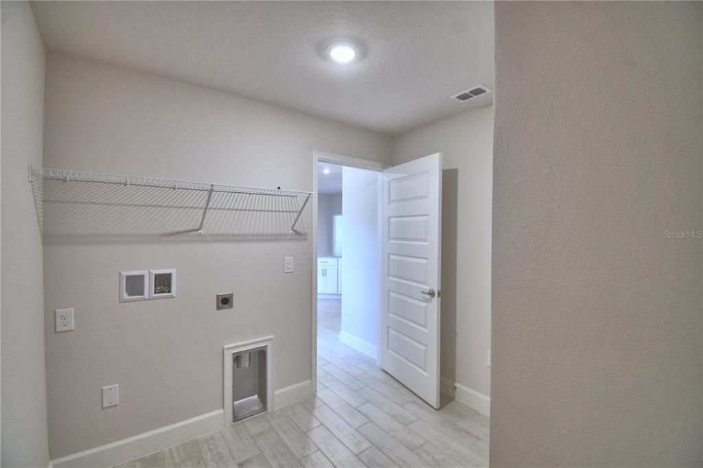 待售: $382,366 (4 贝兹, 3 浴室, 2200 平方英尺)