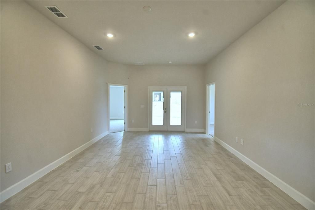 待售: $382,366 (4 贝兹, 3 浴室, 2200 平方英尺)