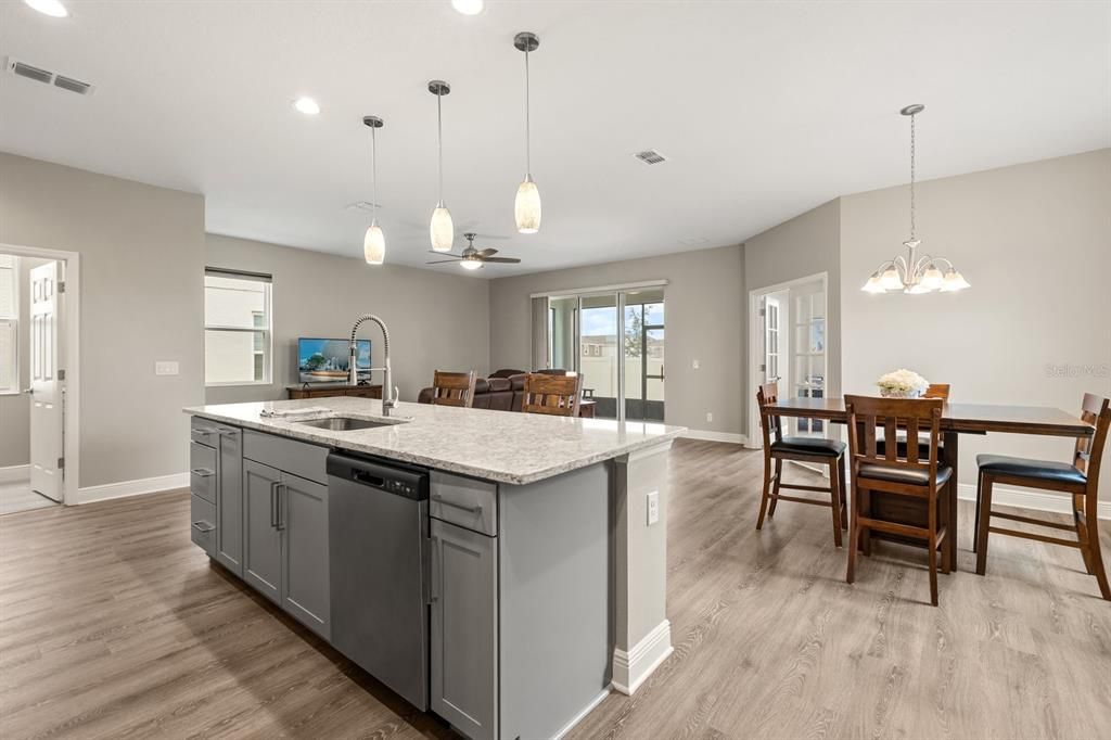 На продажу: $605,000 (4 спален, 2 ванн, 2924 Квадратных фут)