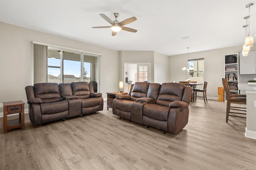 На продажу: $605,000 (4 спален, 2 ванн, 2924 Квадратных фут)