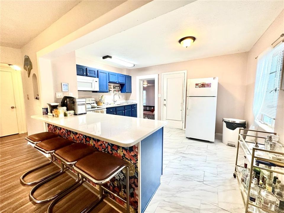 En Venta: $325,000 (3 camas, 2 baños, 1064 Pies cuadrados)