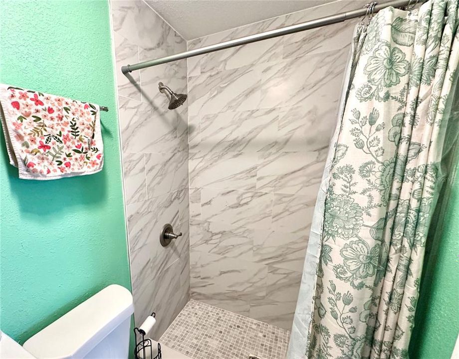 En Venta: $325,000 (3 camas, 2 baños, 1064 Pies cuadrados)