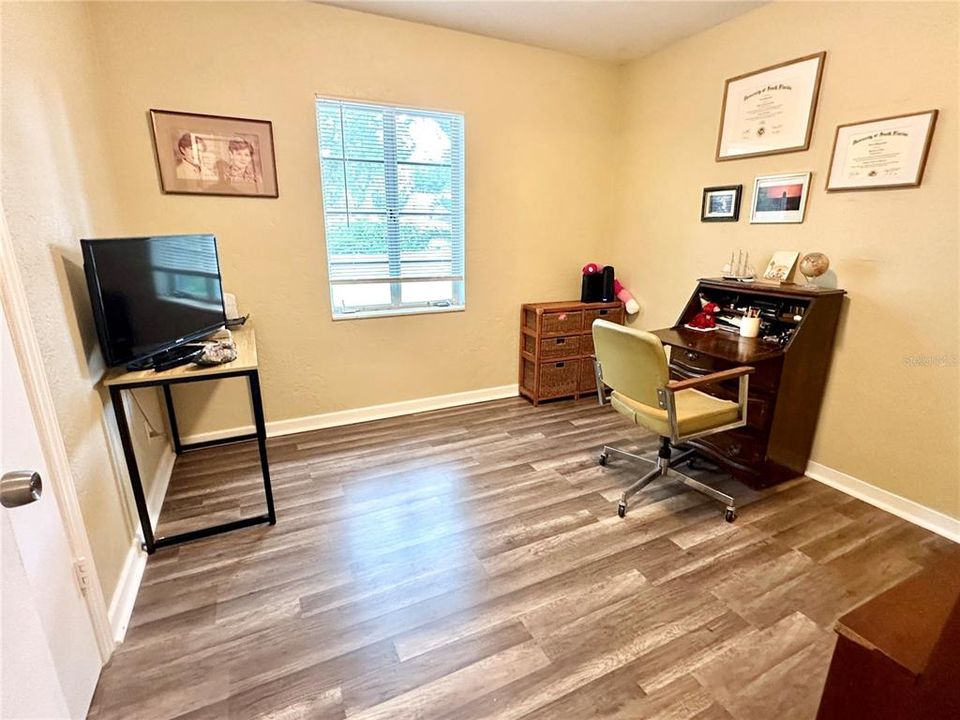 En Venta: $325,000 (3 camas, 2 baños, 1064 Pies cuadrados)