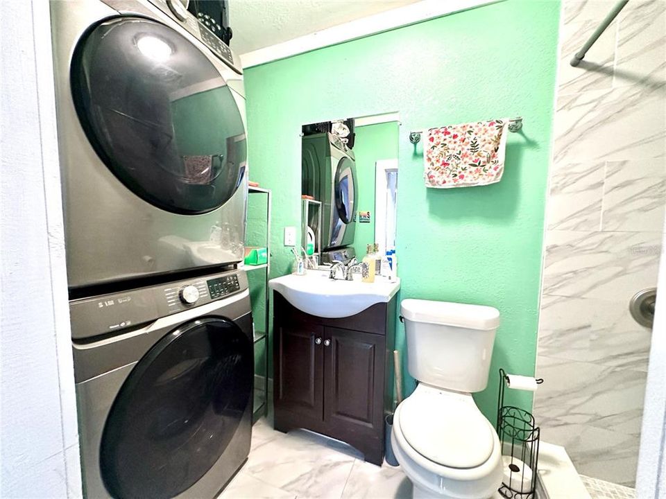 En Venta: $325,000 (3 camas, 2 baños, 1064 Pies cuadrados)