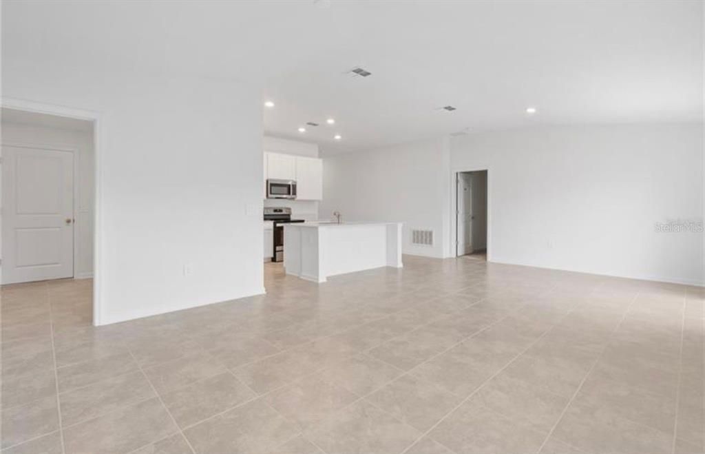 出租: $2,200 (3 贝兹, 2 浴室, 1555 平方英尺)