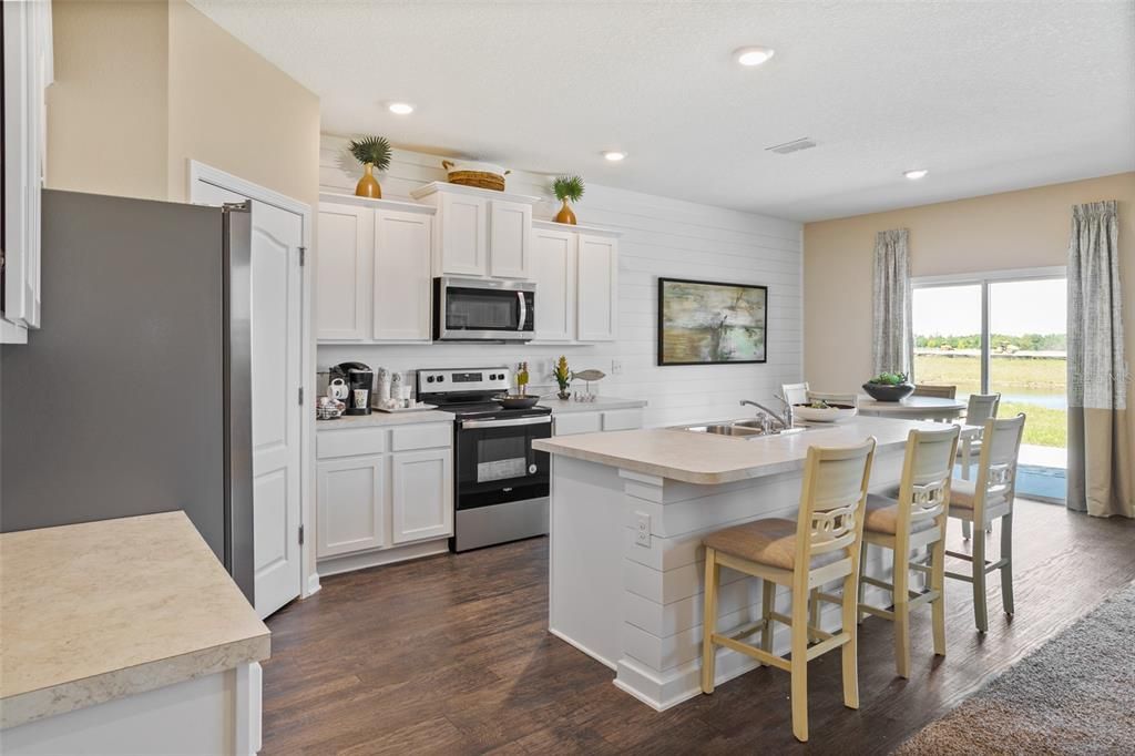 For Sale: $387,990 (5 beds, 3 baths, 2499 Square Feet)