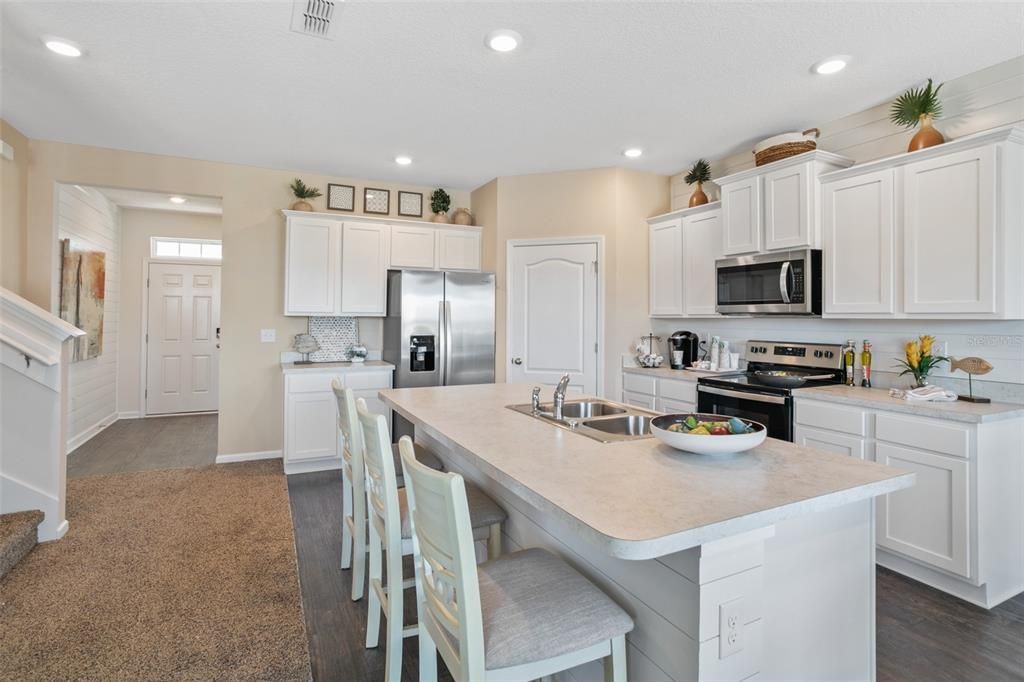 For Sale: $387,990 (5 beds, 3 baths, 2499 Square Feet)