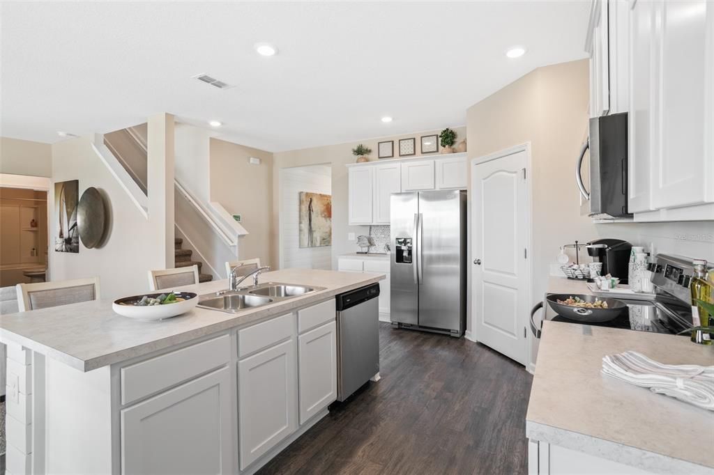 For Sale: $387,990 (5 beds, 3 baths, 2499 Square Feet)