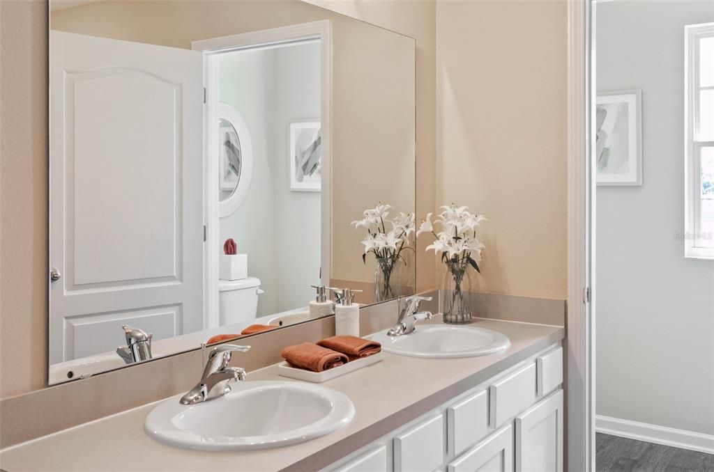 For Sale: $387,990 (5 beds, 3 baths, 2499 Square Feet)