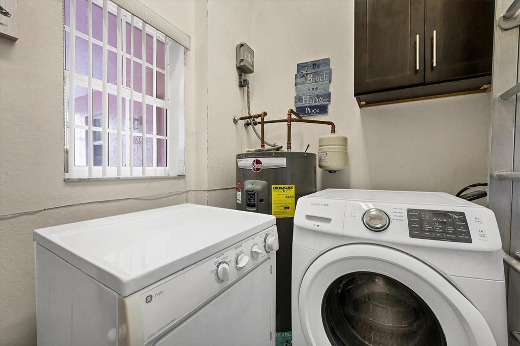 待售: $289,900 (2 贝兹, 2 浴室, 1212 平方英尺)