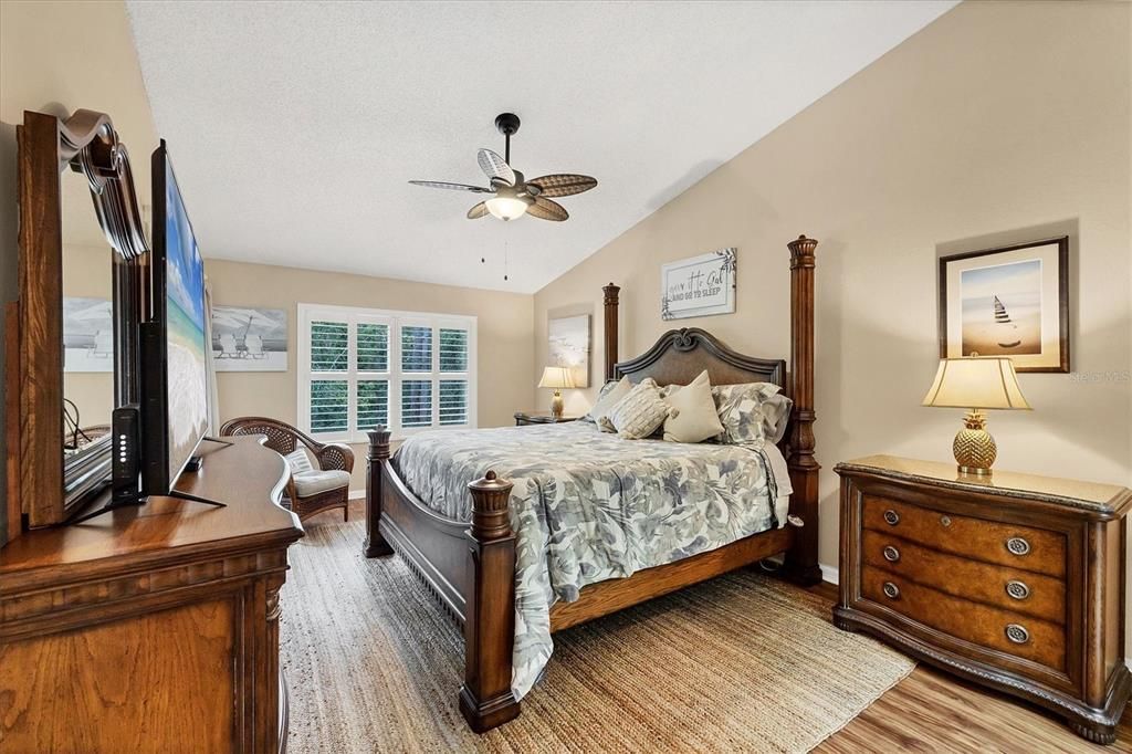 待售: $289,900 (2 贝兹, 2 浴室, 1212 平方英尺)