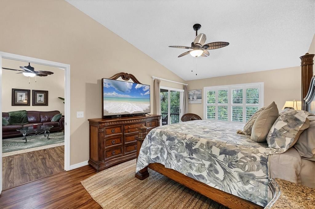 待售: $289,900 (2 贝兹, 2 浴室, 1212 平方英尺)