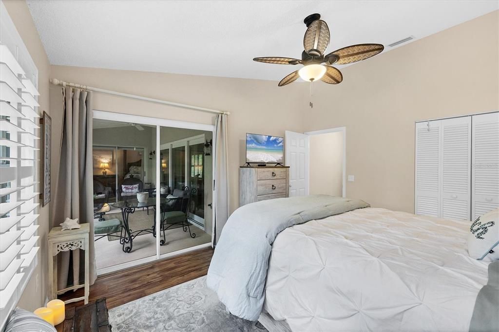 待售: $289,900 (2 贝兹, 2 浴室, 1212 平方英尺)