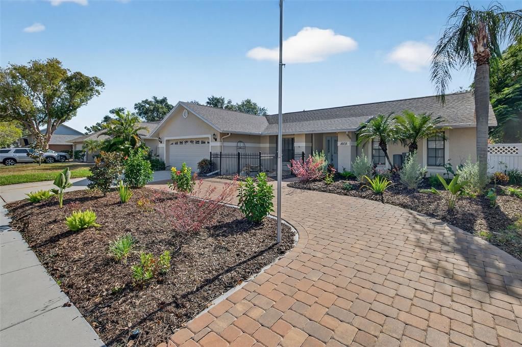 For Sale: $469,000 (4 beds, 2 baths, 2029 Square Feet)