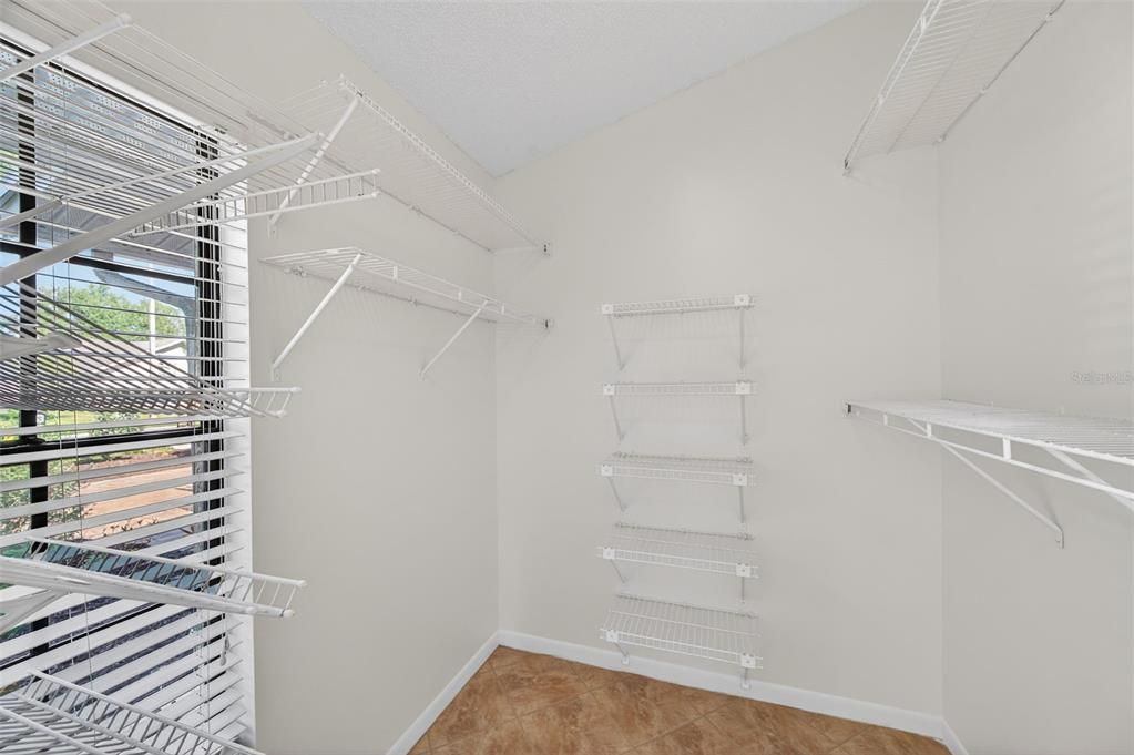 For Sale: $469,000 (4 beds, 2 baths, 2029 Square Feet)