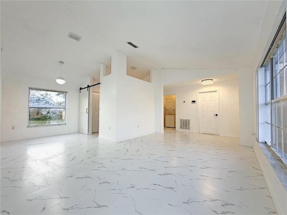 En Venta: $354,990 (3 camas, 2 baños, 1403 Pies cuadrados)