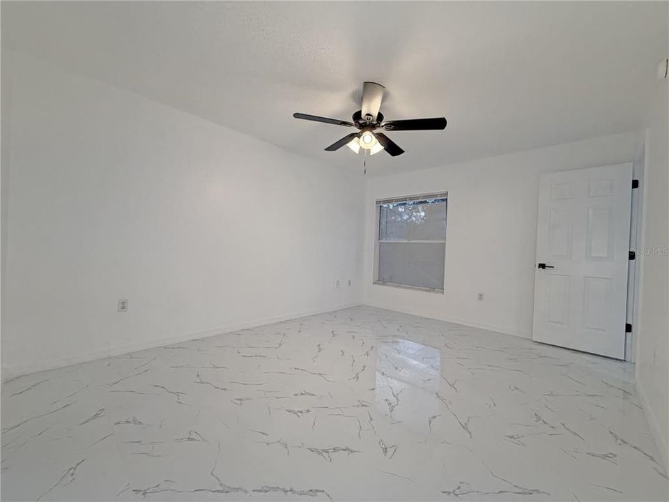 En Venta: $354,990 (3 camas, 2 baños, 1403 Pies cuadrados)