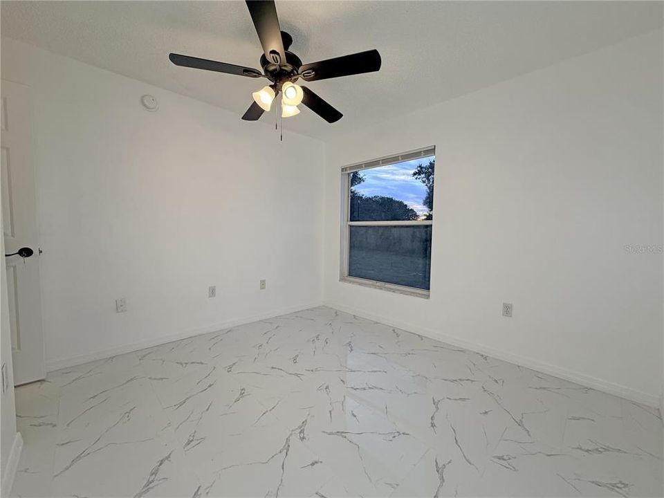 En Venta: $354,990 (3 camas, 2 baños, 1403 Pies cuadrados)