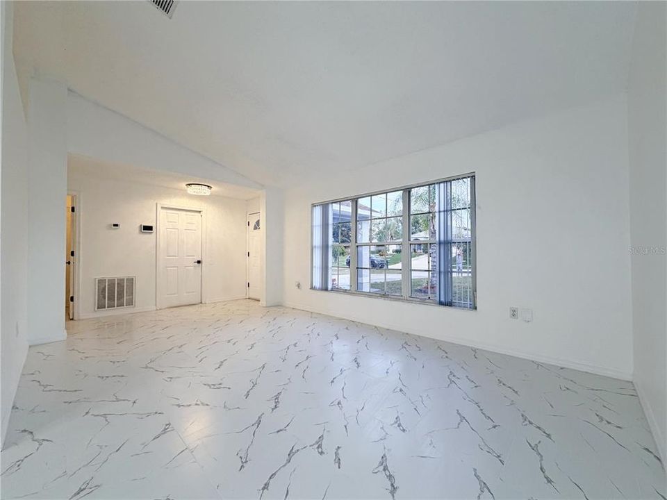 En Venta: $354,990 (3 camas, 2 baños, 1403 Pies cuadrados)