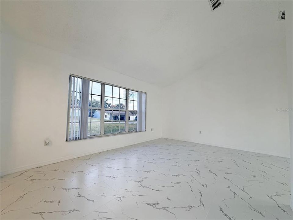 En Venta: $354,990 (3 camas, 2 baños, 1403 Pies cuadrados)