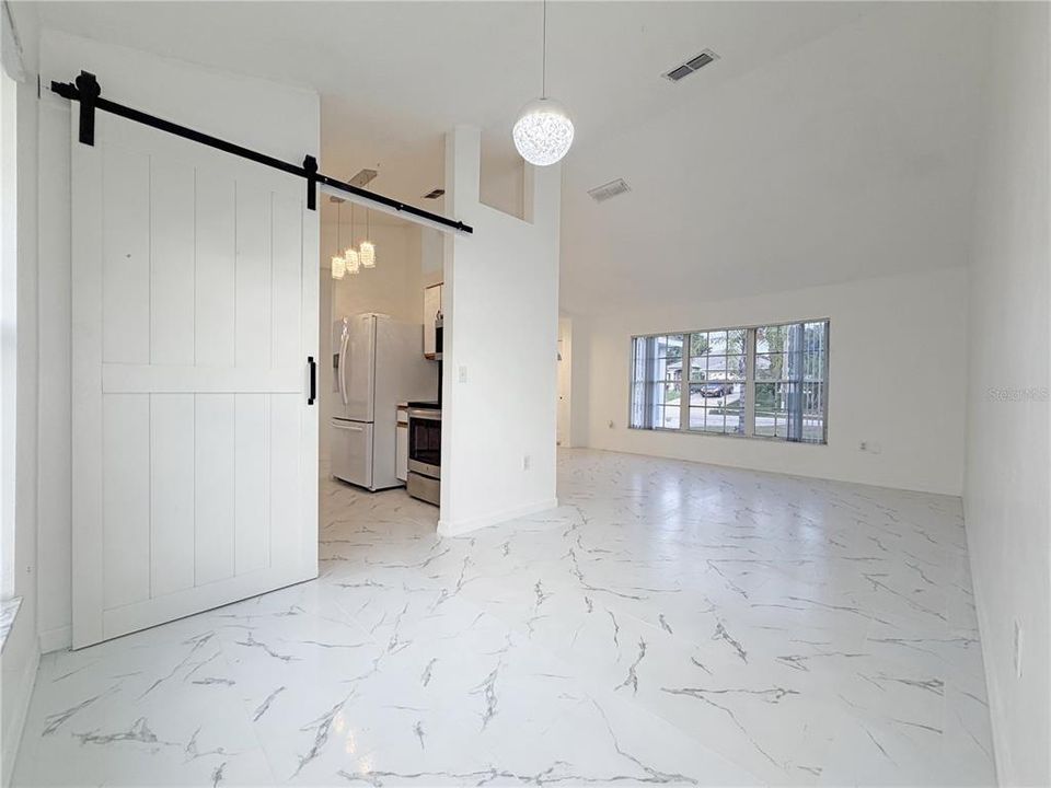 En Venta: $354,990 (3 camas, 2 baños, 1403 Pies cuadrados)