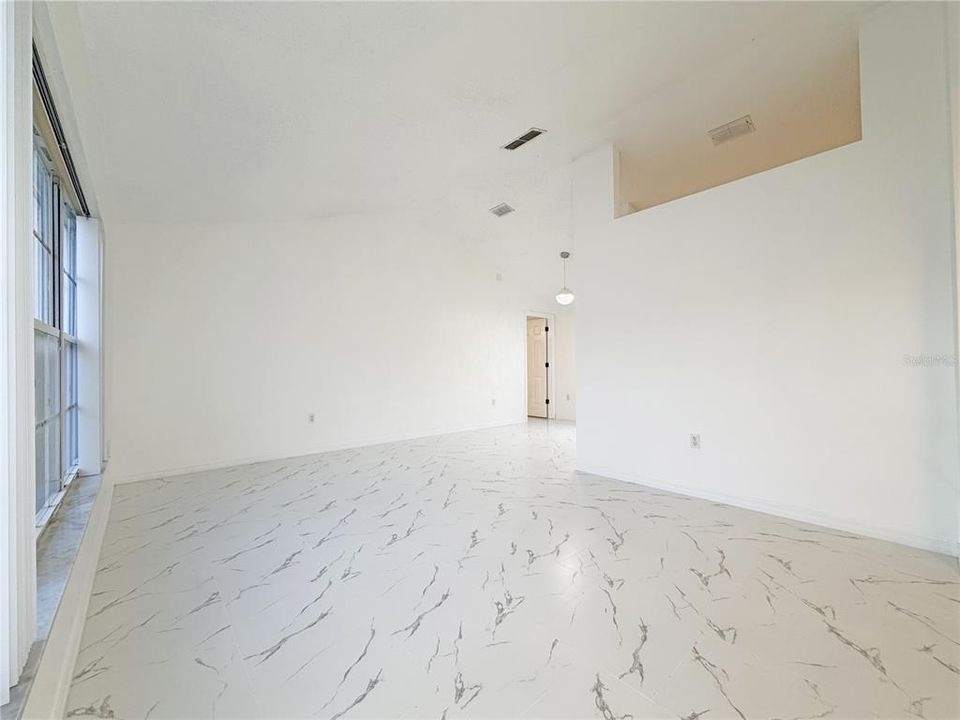 En Venta: $354,990 (3 camas, 2 baños, 1403 Pies cuadrados)