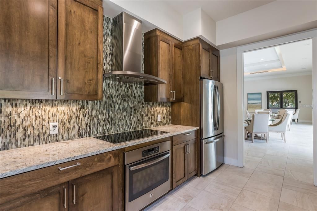 На продажу: $1,150,000 (3 спален, 3 ванн, 1707 Квадратных фут)