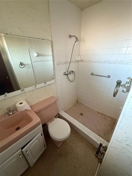 For Sale: $225,000 (3 beds, 2 baths, 1296 Square Feet)