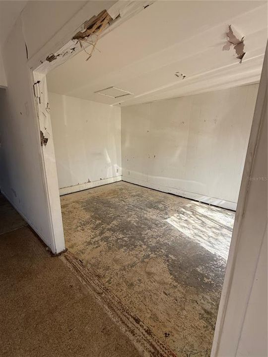 For Sale: $225,000 (3 beds, 2 baths, 1296 Square Feet)