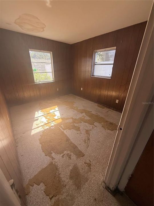 For Sale: $225,000 (3 beds, 2 baths, 1296 Square Feet)