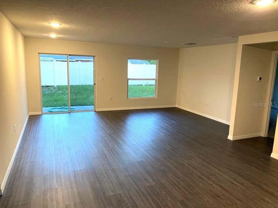 В аренду: $2,900 (4 спален, 2 ванн, 1863 Квадратных фут)