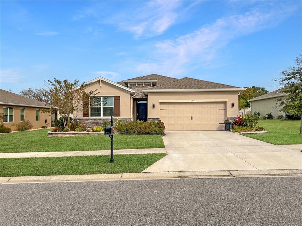 待售: $349,000 (4 贝兹, 2 浴室, 2039 平方英尺)