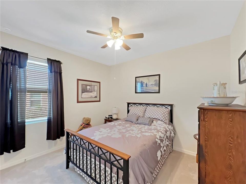 待售: $349,000 (4 贝兹, 2 浴室, 2039 平方英尺)