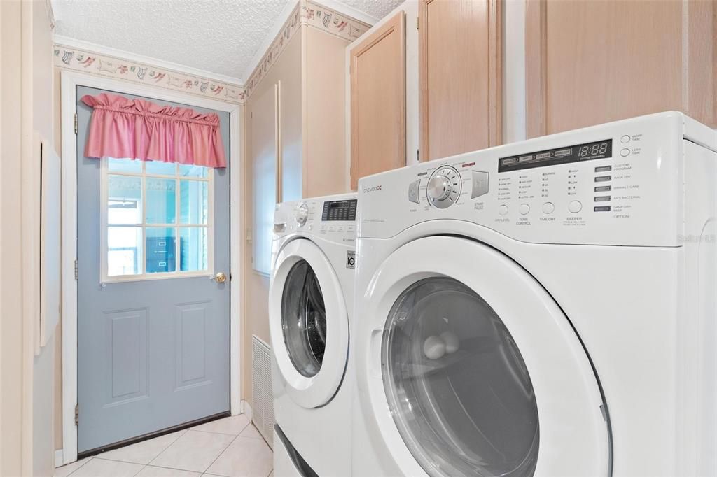 待售: $174,900 (2 贝兹, 2 浴室, 1452 平方英尺)