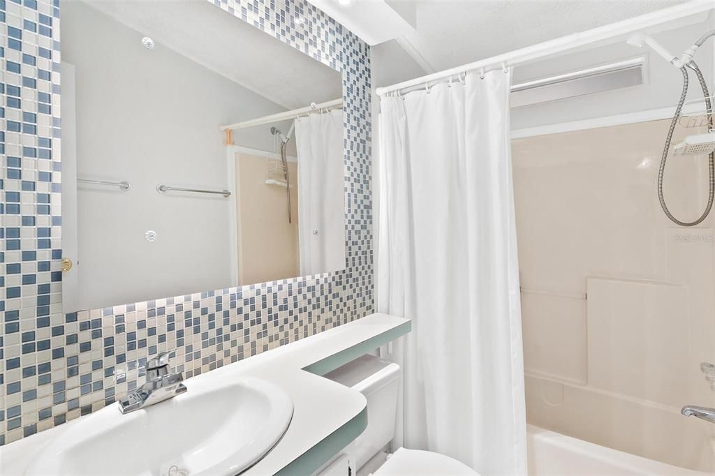 待售: $174,900 (2 贝兹, 2 浴室, 1452 平方英尺)