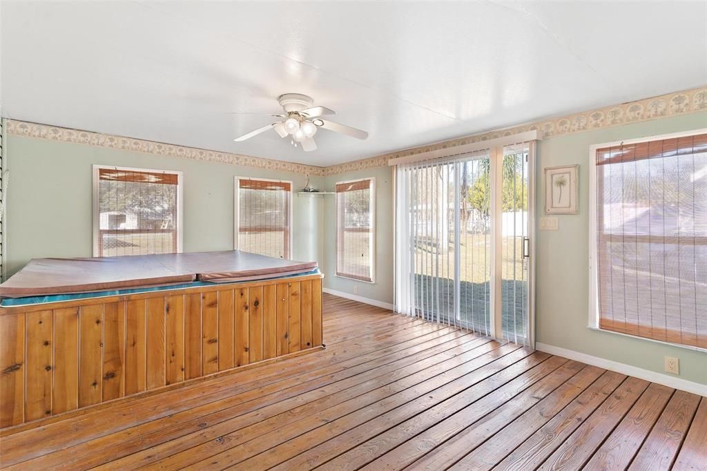 待售: $174,900 (2 贝兹, 2 浴室, 1452 平方英尺)