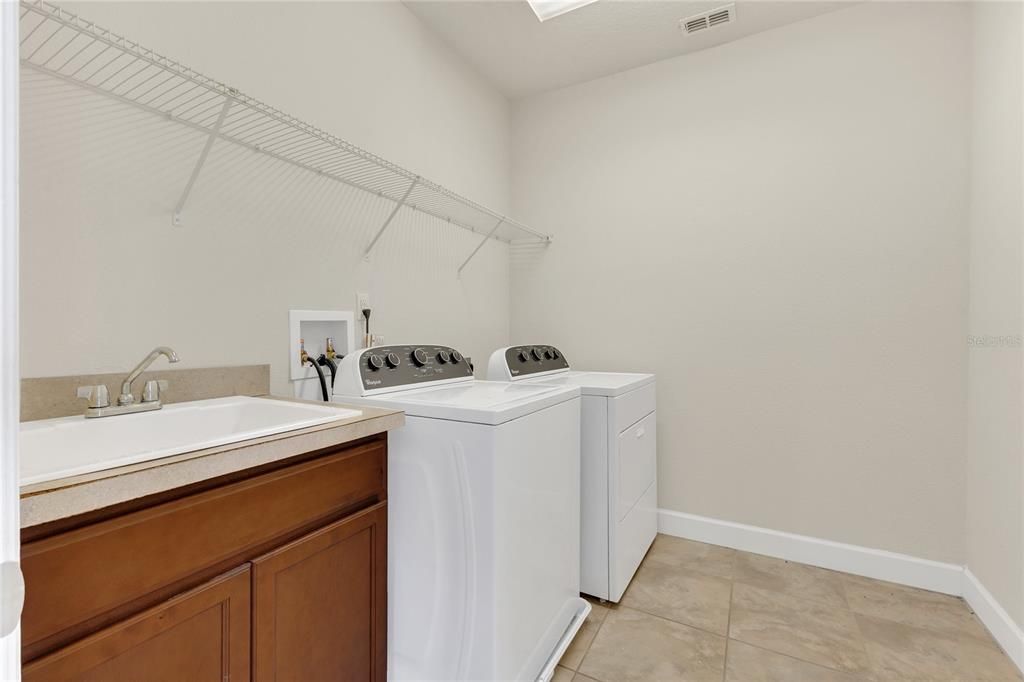 For Rent: $3,500 (3 beds, 2 baths, 3015 Square Feet)