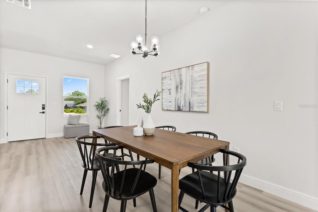 В аренду: $2,200 (3 спален, 2 ванн, 1833 Квадратных фут)