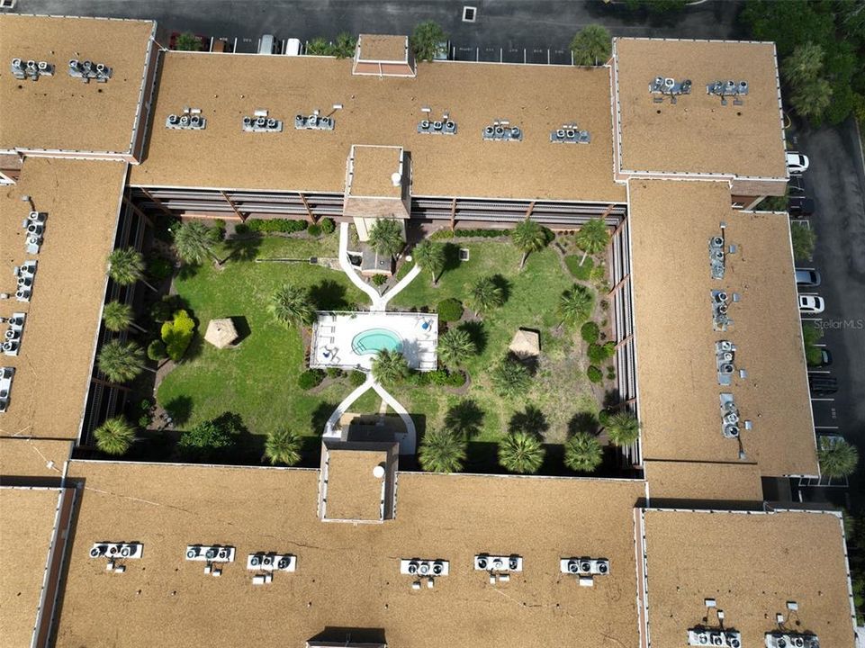 For Sale: $134,900 (1 beds, 1 baths, 747 Square Feet)