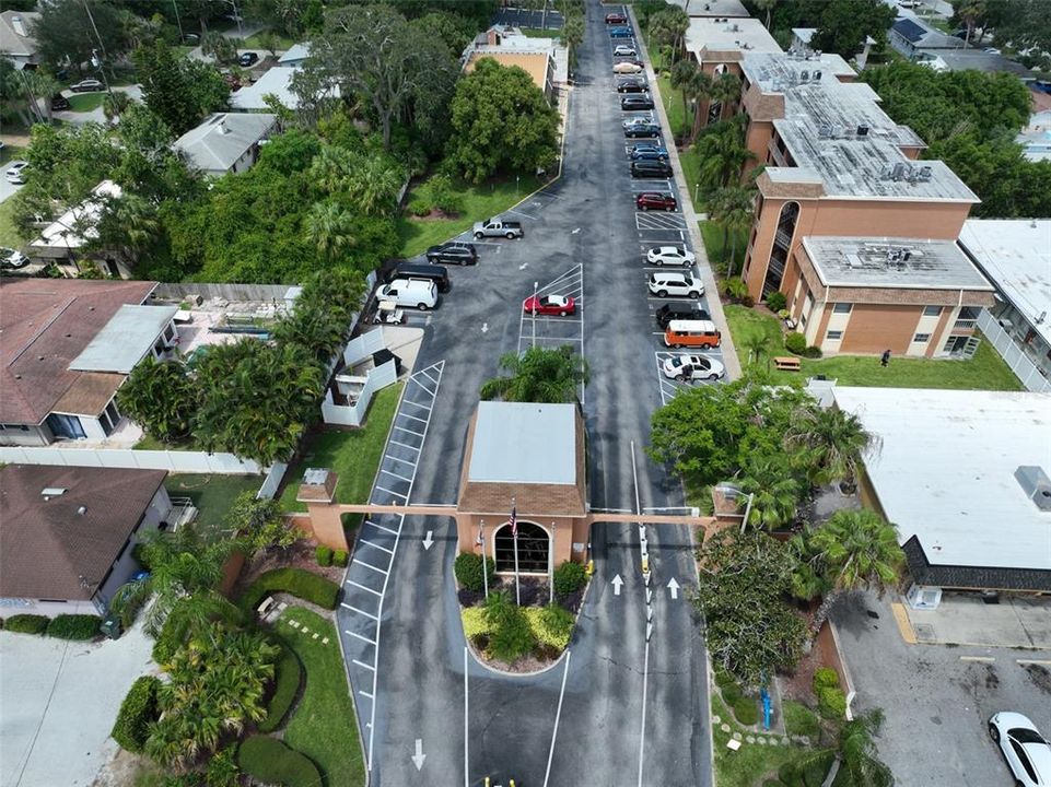 For Sale: $134,900 (1 beds, 1 baths, 747 Square Feet)