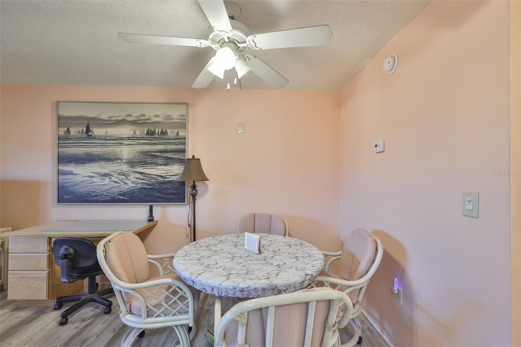 For Sale: $134,900 (1 beds, 1 baths, 747 Square Feet)