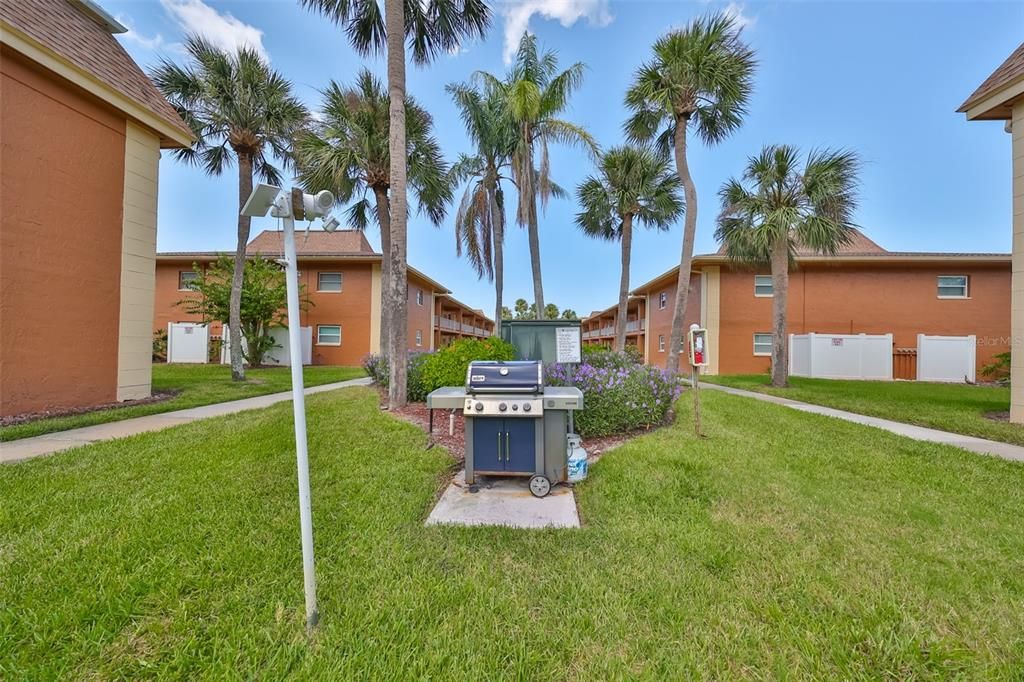 For Sale: $134,900 (1 beds, 1 baths, 747 Square Feet)