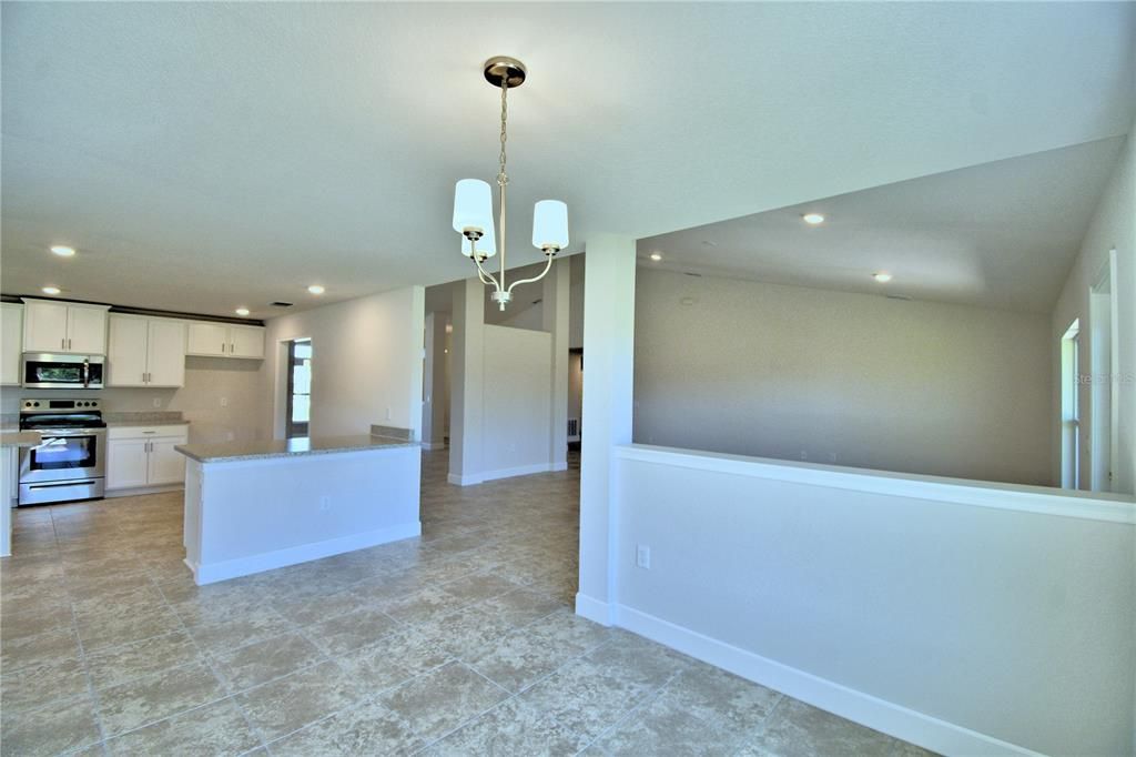 待售: $425,403 (4 贝兹, 3 浴室, 3000 平方英尺)