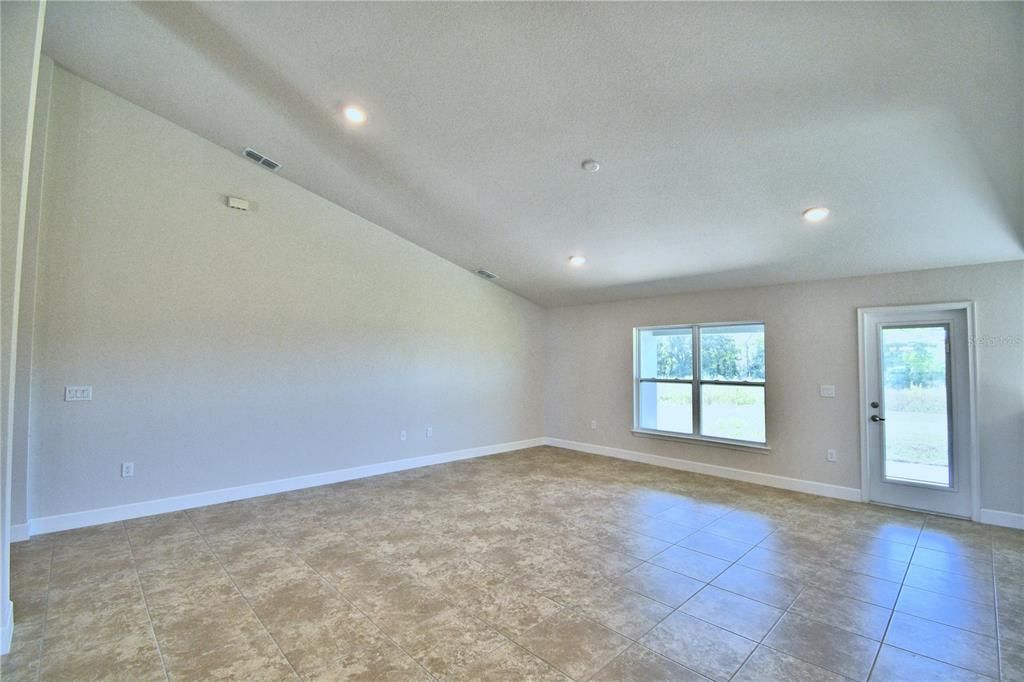 待售: $425,403 (4 贝兹, 3 浴室, 3000 平方英尺)