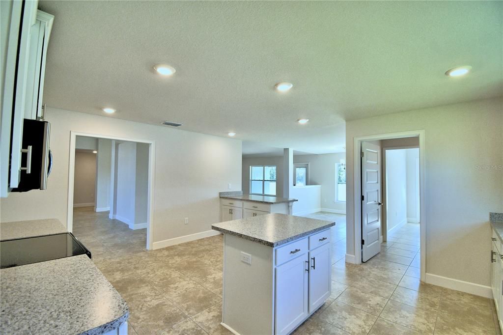 待售: $425,403 (4 贝兹, 3 浴室, 3000 平方英尺)